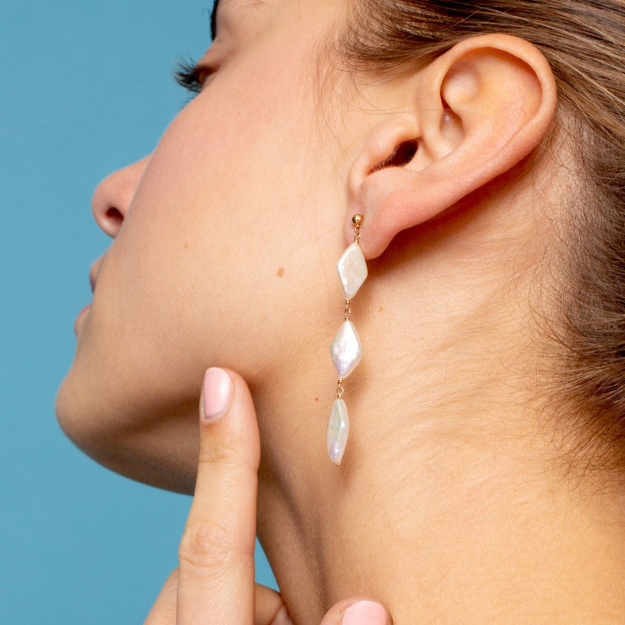 bridal Thyra pearl earrings